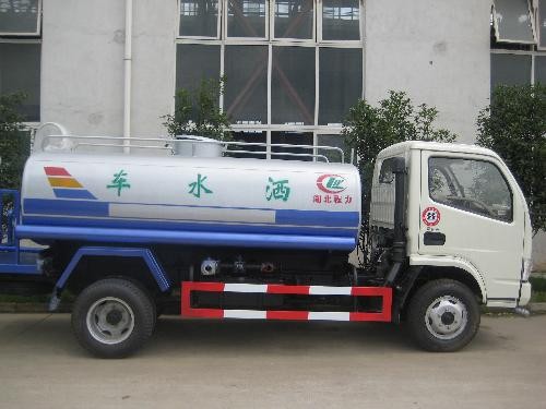 供应东风金霸绿化喷洒车